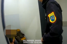 VIDEO: Z kabinky vyšel daleko Na sladkostech si nakonec nepochutnal