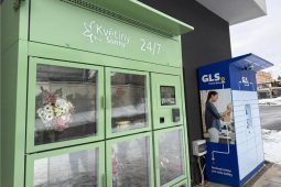 Květiny bez čekání a nonstop. V Brodě začal fungovat první květinomat