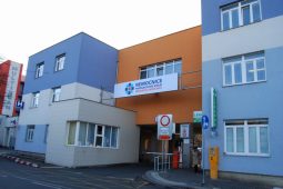 Návštěvy zakázány! Nemocnice Pardubického kraje zavírají dveře kvůli epidemii