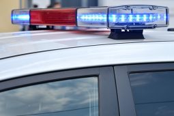 Opilý senior v Brodě ujel od nehody. Pak naboural další auto