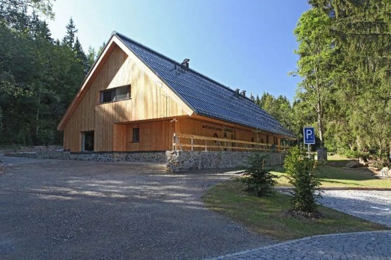 Budova návštěvnického centra Srní. Foto: Správa Národního parku Šumava