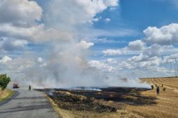 Policie hledá cyklistu. Srazil se s autem a odjel