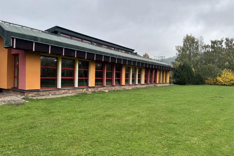 Zahrada plaveckého bazénu. Foto: Město Prachatice