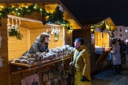 Nové stánky promění od příštího roku kroměřížské vánoční trhy