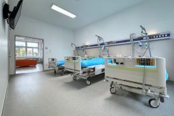 Modernější a komfortnější zázemí pro chirurgické pacienty v písecké nemocnici je již připraveno
