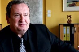 Ekonom, intelektuál a umělec Josef Prouza nejen o dnešním divném světě