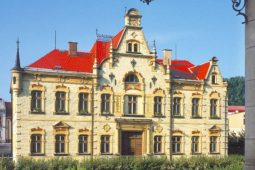 Křehká krása skla dorazí do muzea. Přijďte na novou výstavu