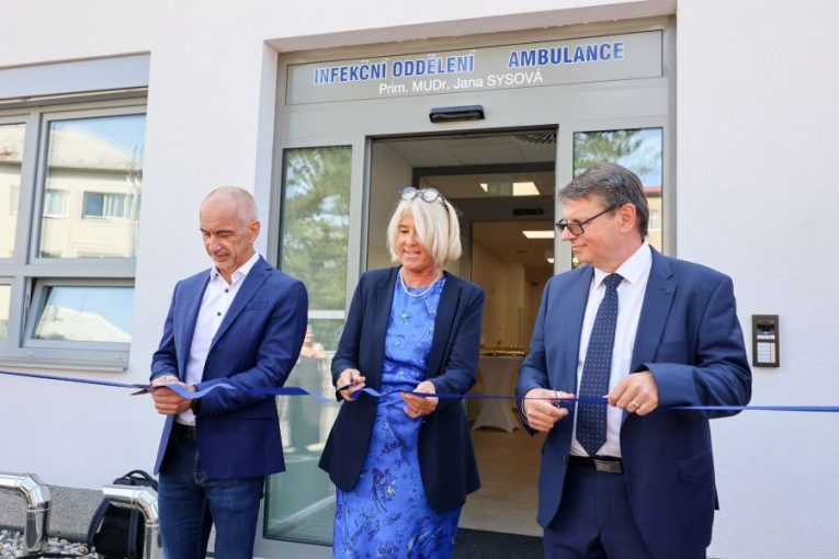 Slavnostní otevření nového infekčního pavilonu. Foto: Nemocnice Tábor