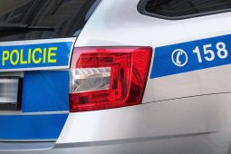 I přes zákaz usedl za volant. Mladý řidič v Brodě byl navíc pod vlivem drog