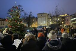 Anenská nemocnice rozsvítila vánoční strom