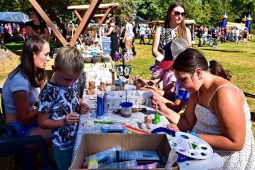 Třetí ročník jimramovského jarmarku zpestří otevřená věž i zámecký kočár