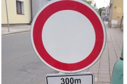 Silnice mezi Tuněchody a Nemošicemi