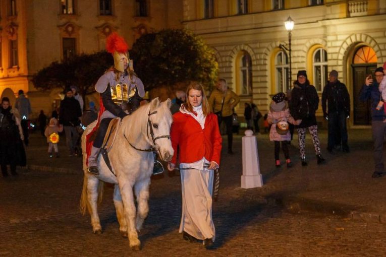 Svatý Martin dorazí do Svitav. Zapojte se do lampionového průvodu