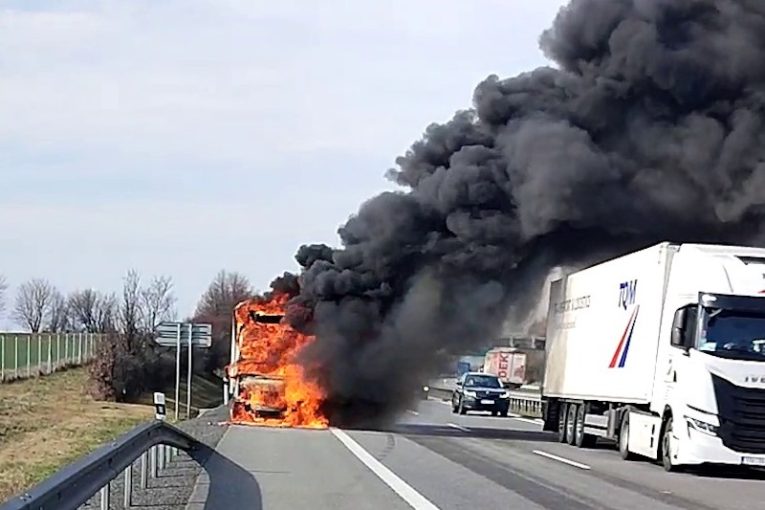 Požár nákladního auta