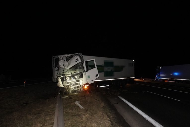 Nehoda kamionů