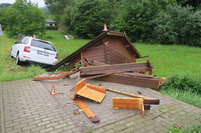 Zbořená autobusová zastávka