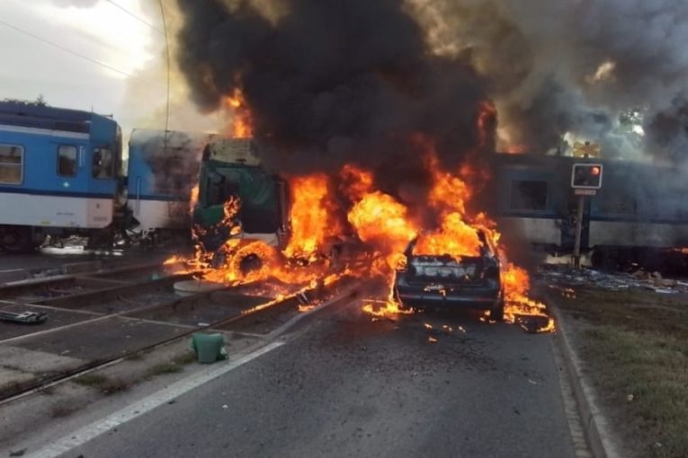 Srážka vlaku a kamiónu