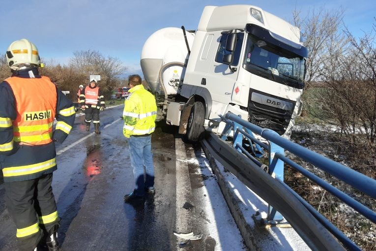 Dopravní nehoda kamionu