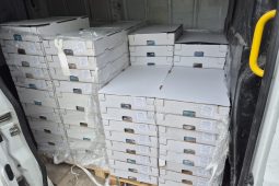 Kuřecí bez chlaďáku a kebab bez papírů. Celníci zabavili pět tun masa z Polska