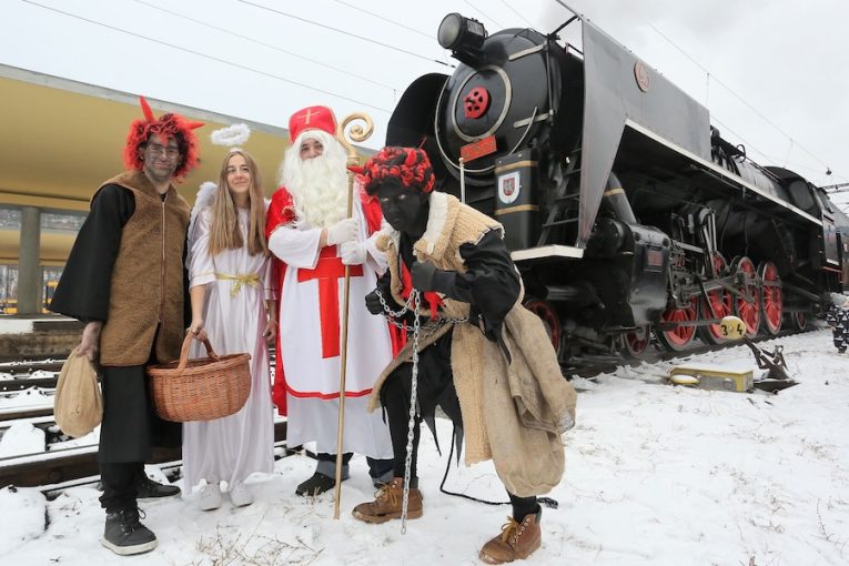Zažijte Mikuláše na kolejích! Parní vlak vyráží z Olomouce