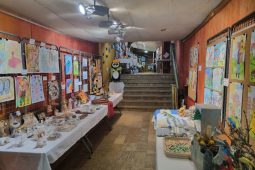 Modrý slon v liberecké zoo: Handicapovaní klienti z celé ČR vystavují svá díla