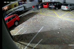 Řidička na Českolipsku podcenila počasí a dvakrát přetočila auto přes střechu