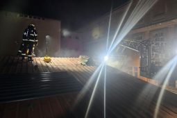 Neznámý vandal posprejoval v Železném Brodě okolí kostela. Policie hledá svědky