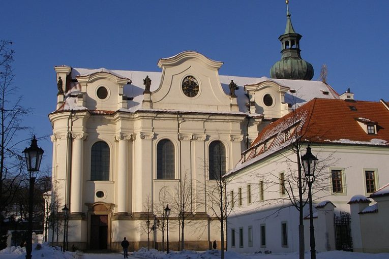 Břevnovský klášter, bazilika sv. Markéty. Autor: Daniel Baránek, licence CC BY-SA 4.0. Zdroj: Wikimedia Commons