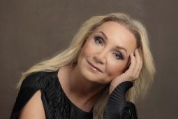 Telegrafický rozhovor s Bárou Basikovou, která je teď v jednom kole