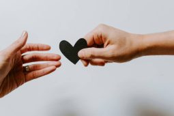 Nestyďte se mluvit: Praha spouští Pomoc na dosah