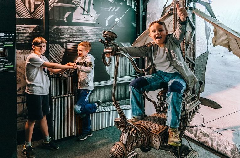 Létající stroj. Foto: Nikol Trejbalová. Zdroj: Muzeum Karla Zemana