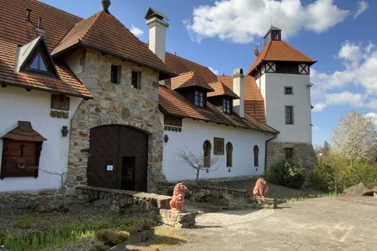 Zdroj foto: Hrad Červený Újezd