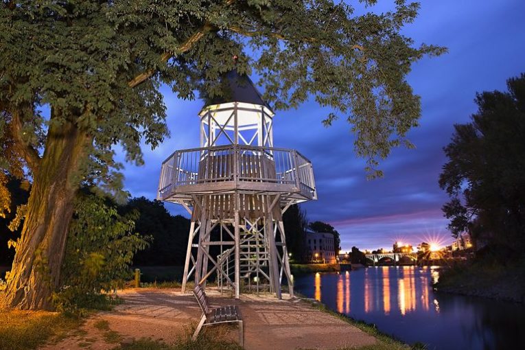 Rozhledna Maják v Kolíně. Zdroj. Shutterstock.com/Miroslav Fechtner