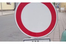 Oprava kanalizace uzavře část ulice, práce proběhnou na etapy